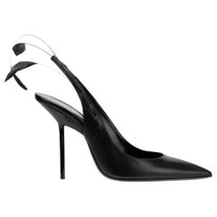Yves Saint Laurent Pumps in pelle nera con dettaglio in piume 36 FR
