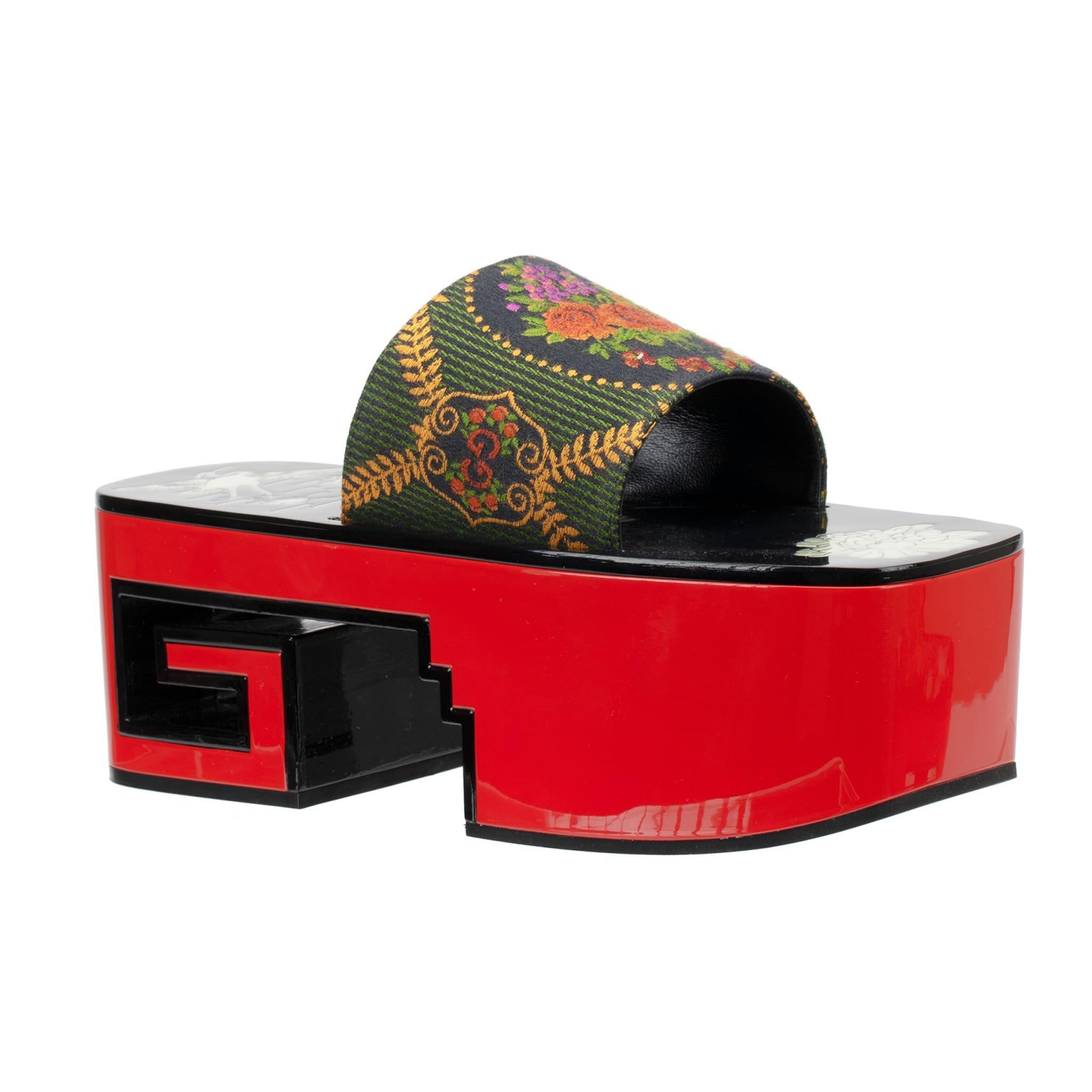 Gucci Plataforma Rosa Slides Rojo 38 IT en Nuevo estado para la venta en Sydney, New South Wales