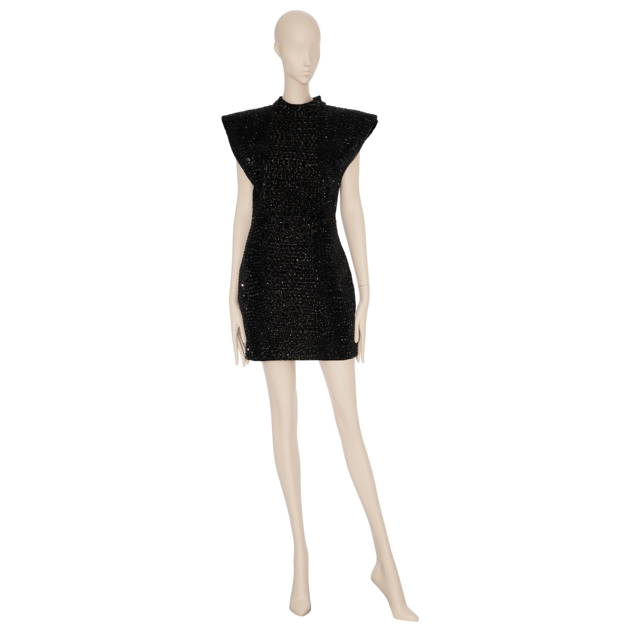 Noir Yves Saint Laurent Couture Robe de soirée noire avec perles en crocodile 36 Fr en vente
