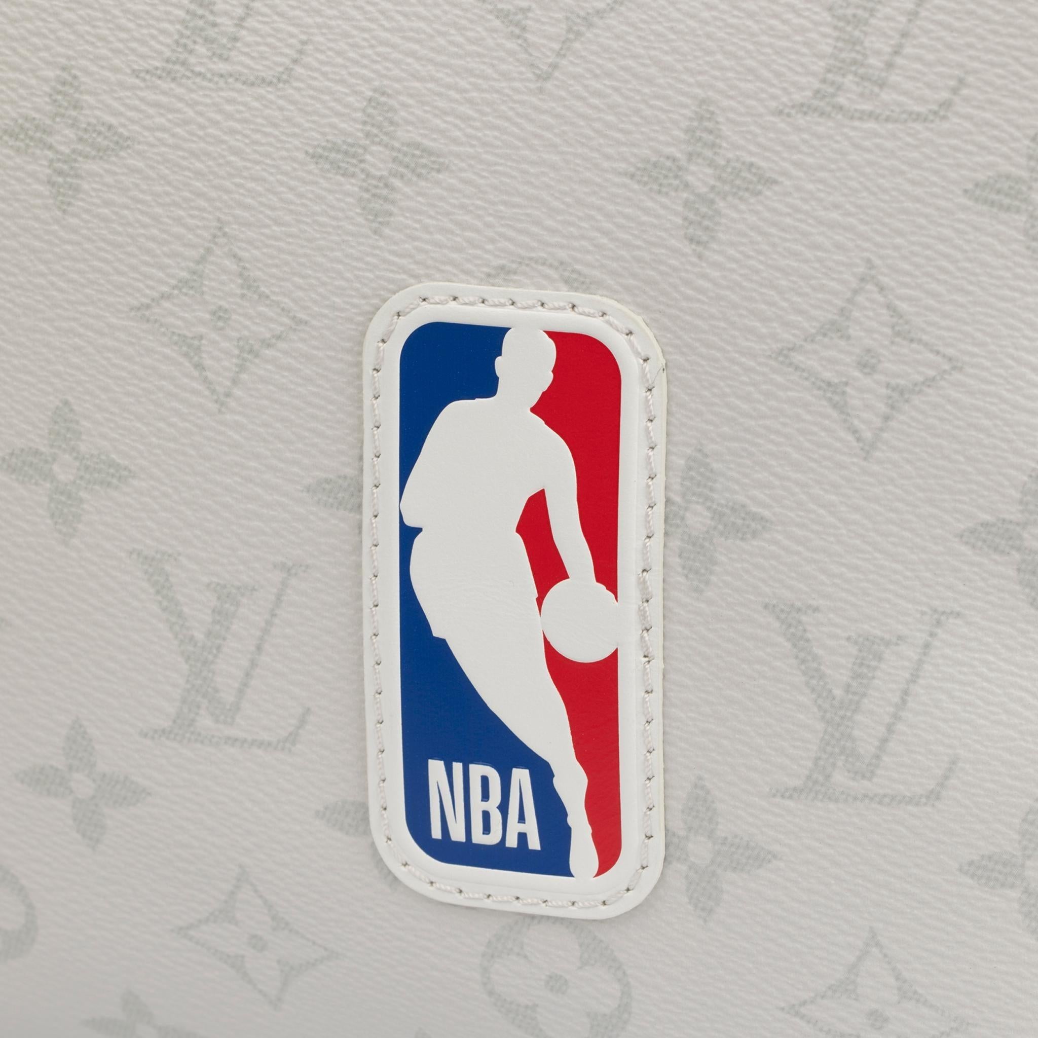 Louis Vuitton x NBA Virgil Abloh Antarctica Keepall 55 Cm in vendita 1