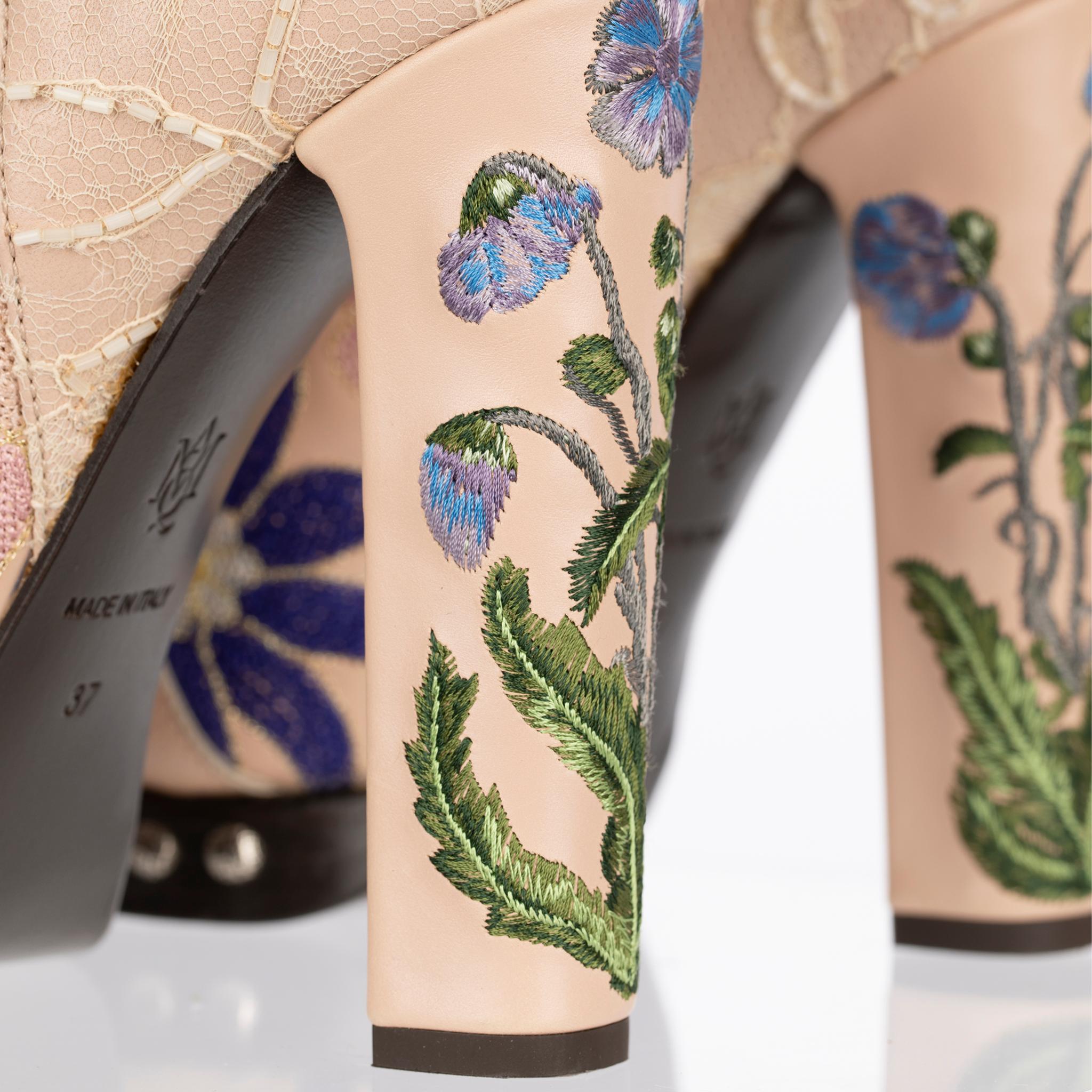 Alexander McQueen - Bottes à lacets avec broderie 37 FR en vente 3