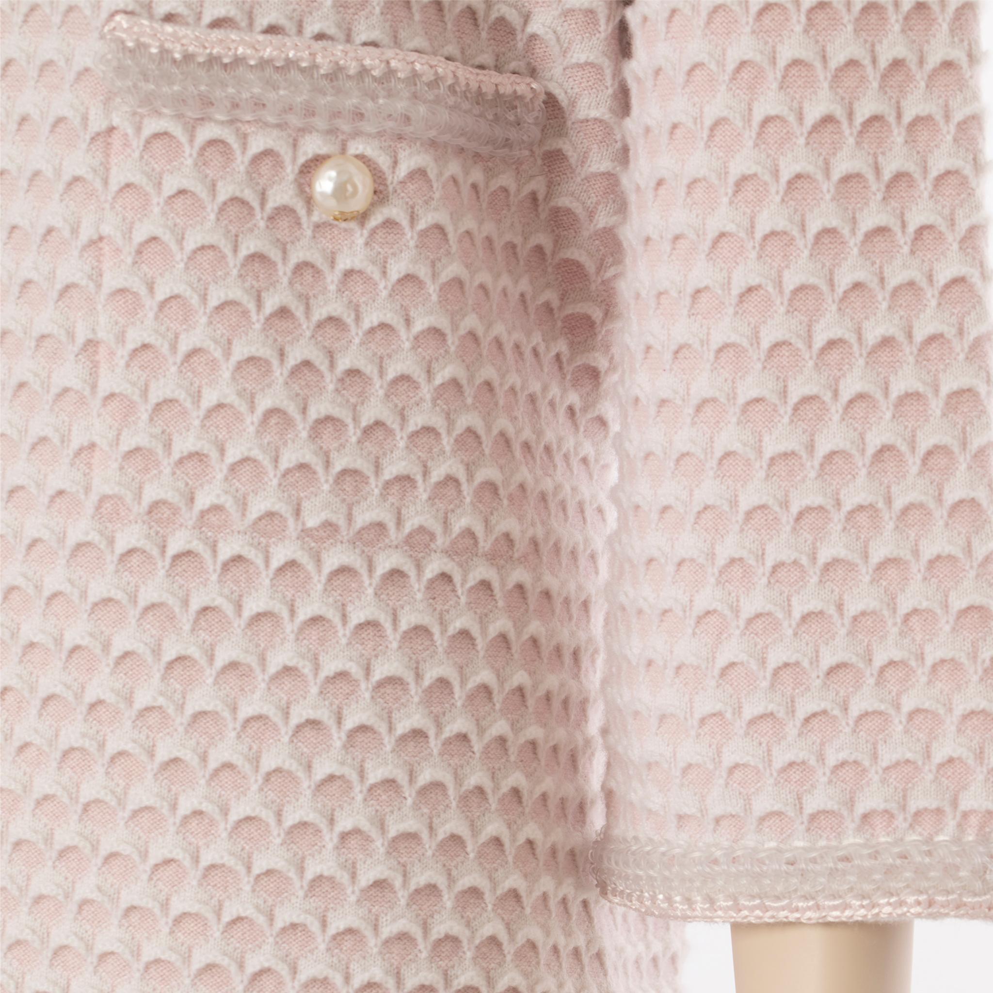 Chanel Cardigan en tweed de cachemire rose avec bande de taille 42 FR en vente 10