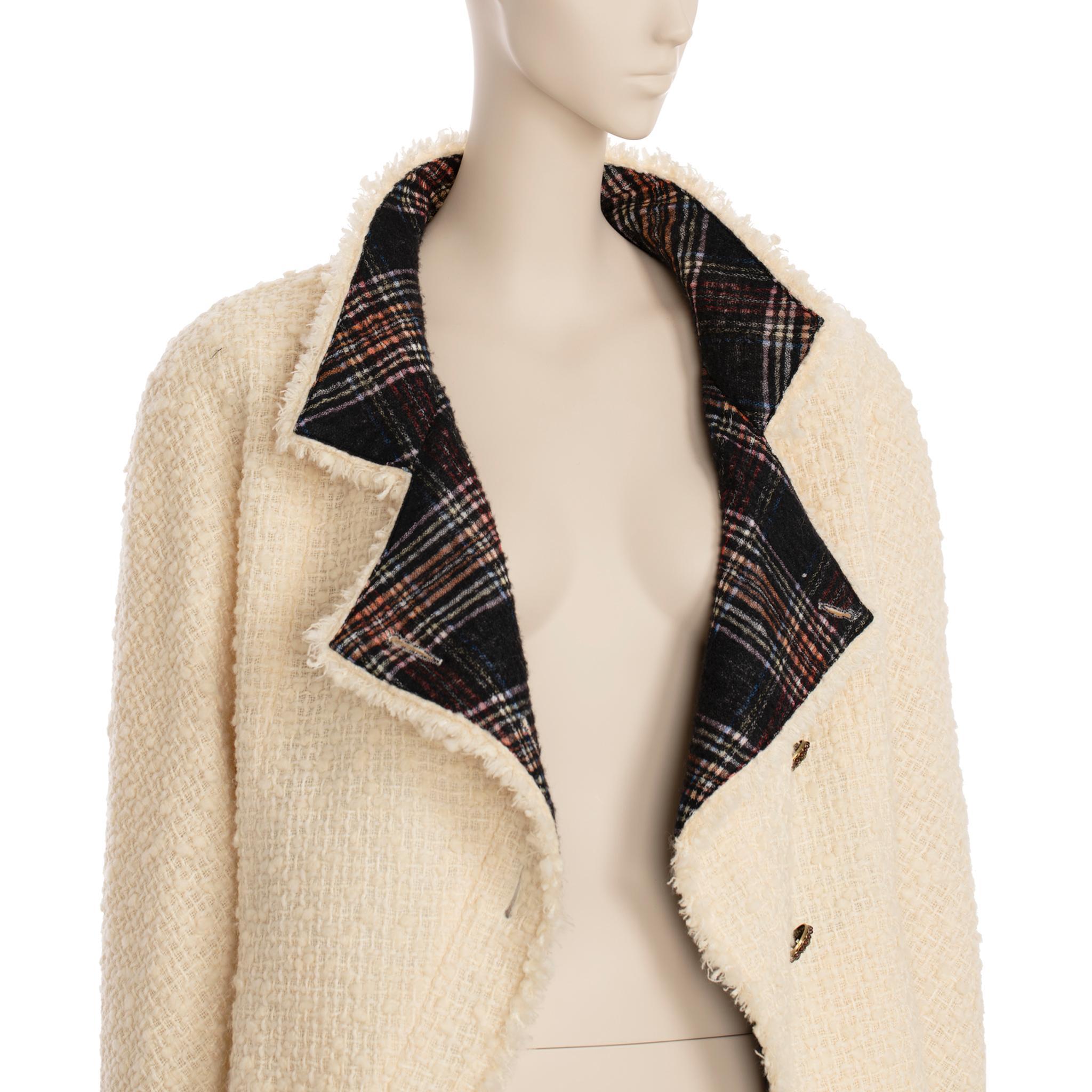 Giacca Chanel in tweed color crema con fodera a quadri 42 FR in vendita 7