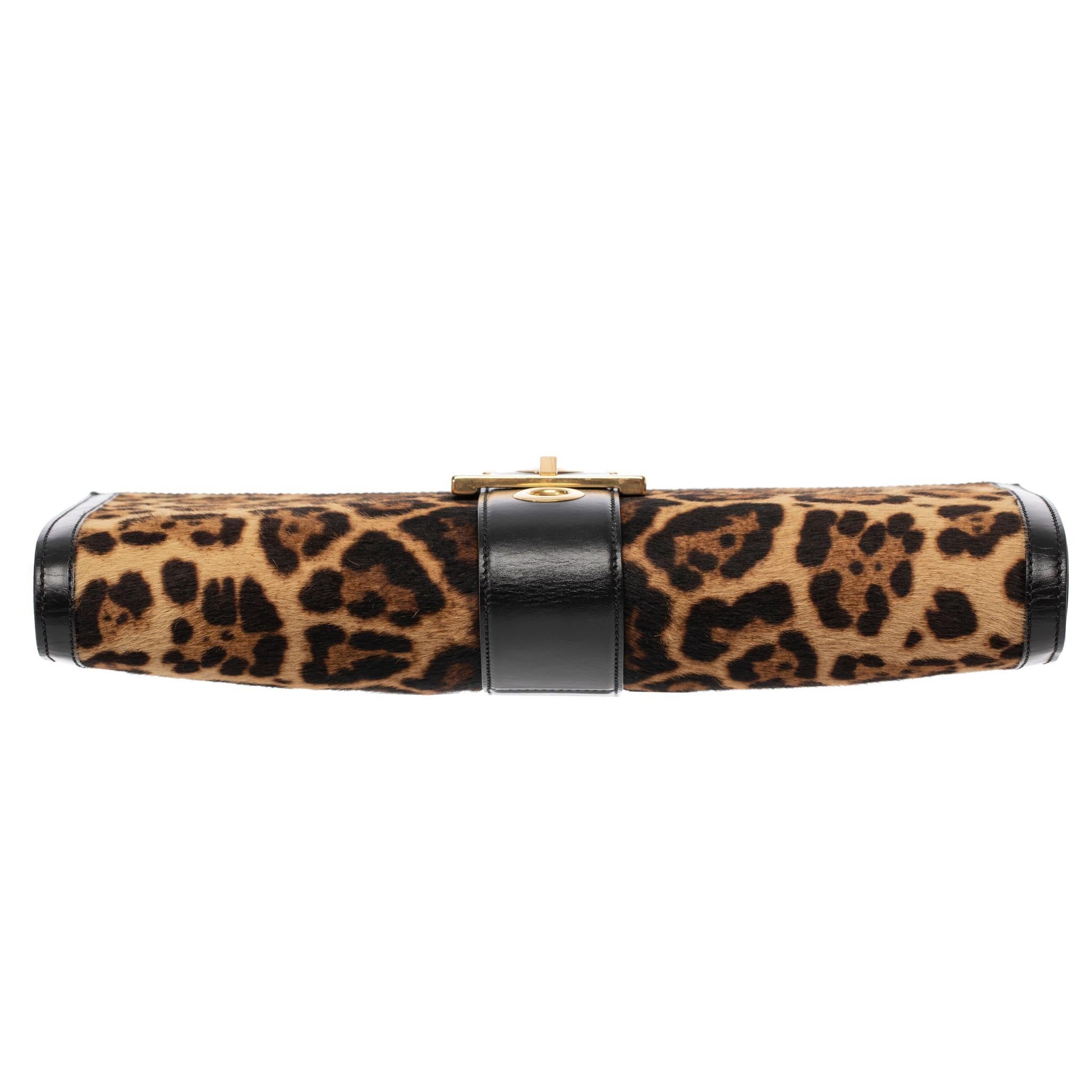 Gucci Clutch mit Leopardenmuster und goldfarbener Hardware im Angebot 4