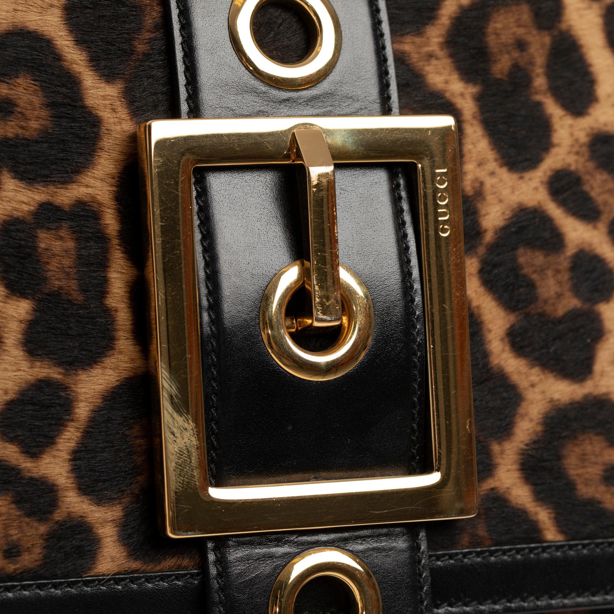 Gucci Clutch mit Leopardenmuster und goldfarbener Hardware im Angebot 6