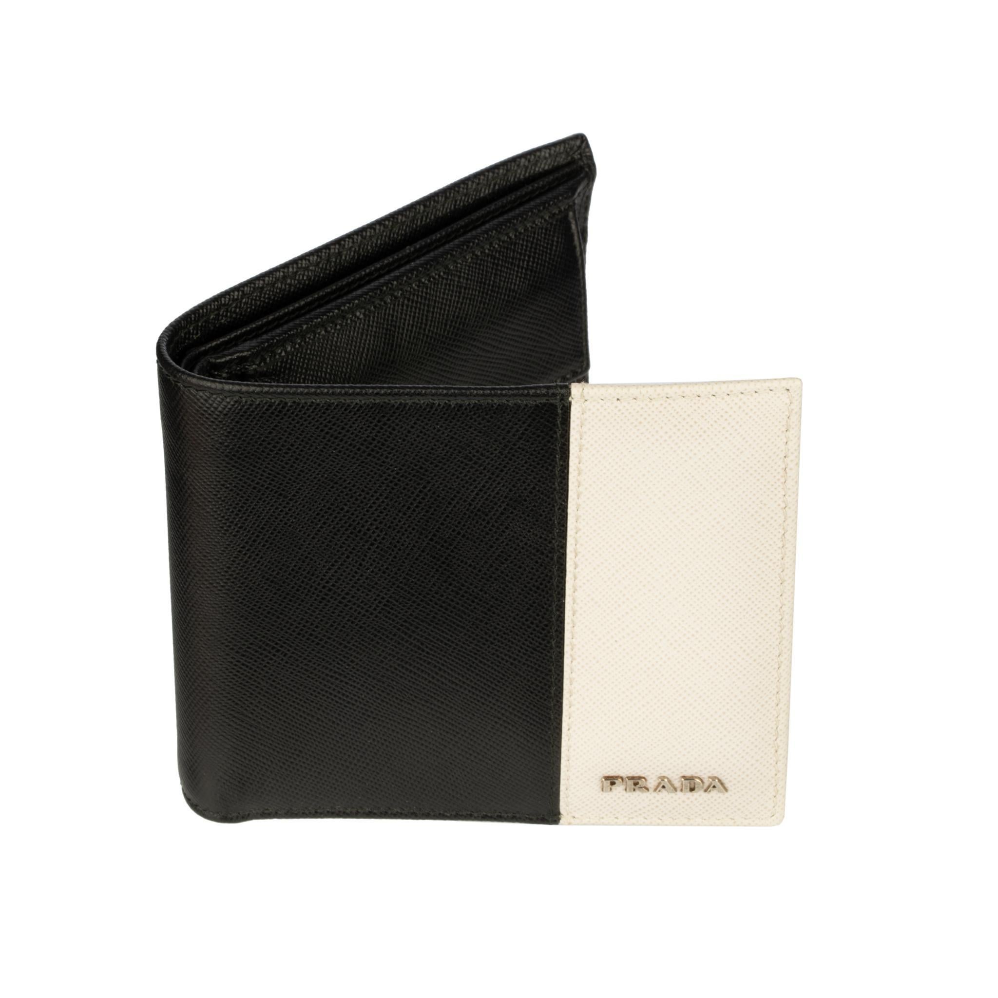 Portafoglio uomo Prada Bi-Fold in pelle saffiano nera e grigia in vendita 3