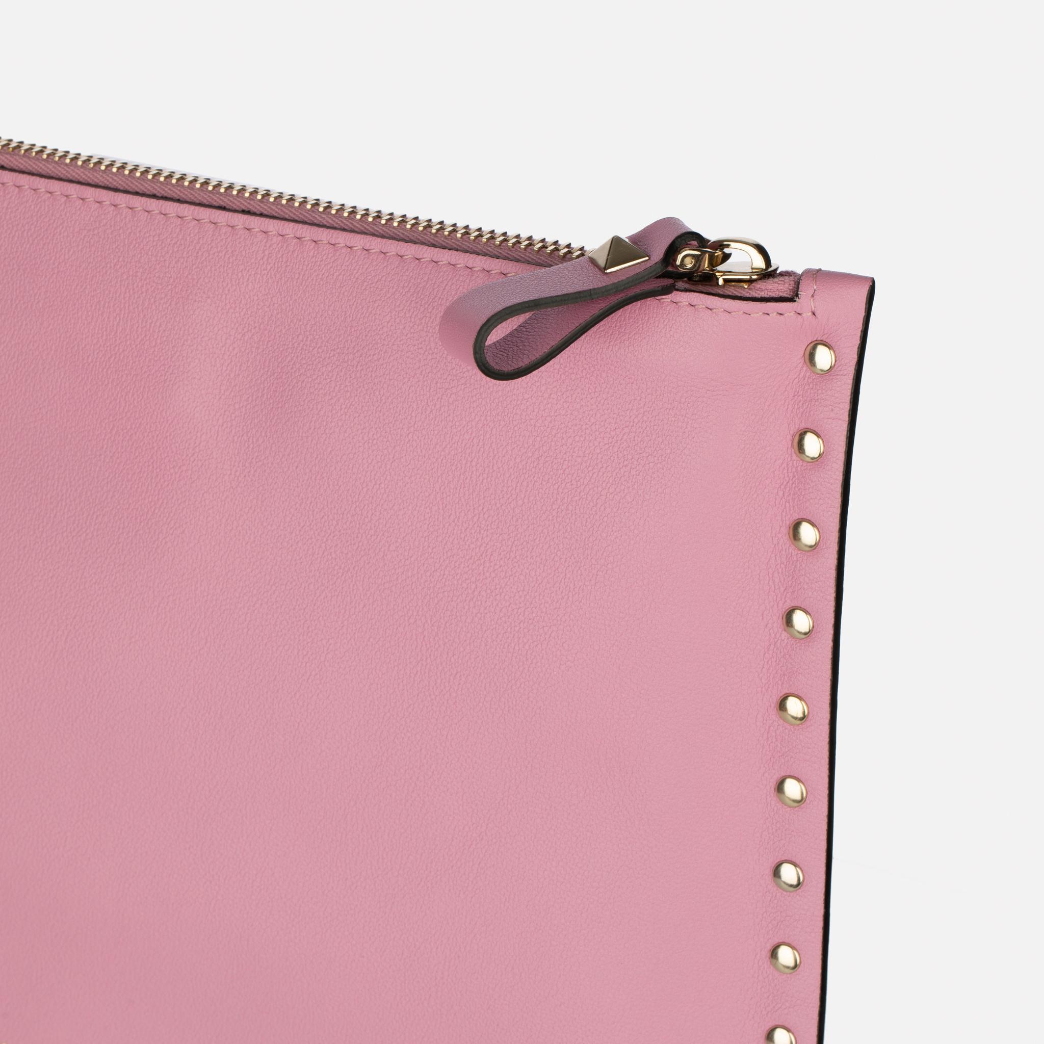 Valentino Mauve Rockstud Lederbeutel im Zustand „Hervorragend“ im Angebot in Sydney, New South Wales