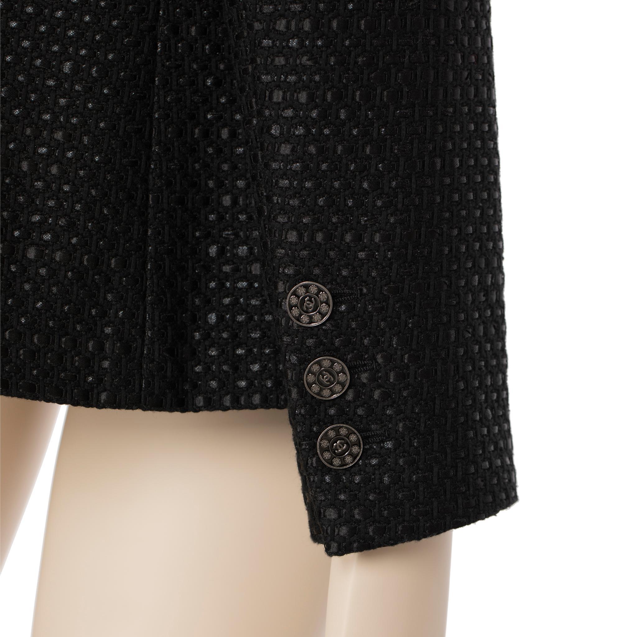 Donna Blazer Chanel in tweed nero con un solo bottone 42 FR in vendita