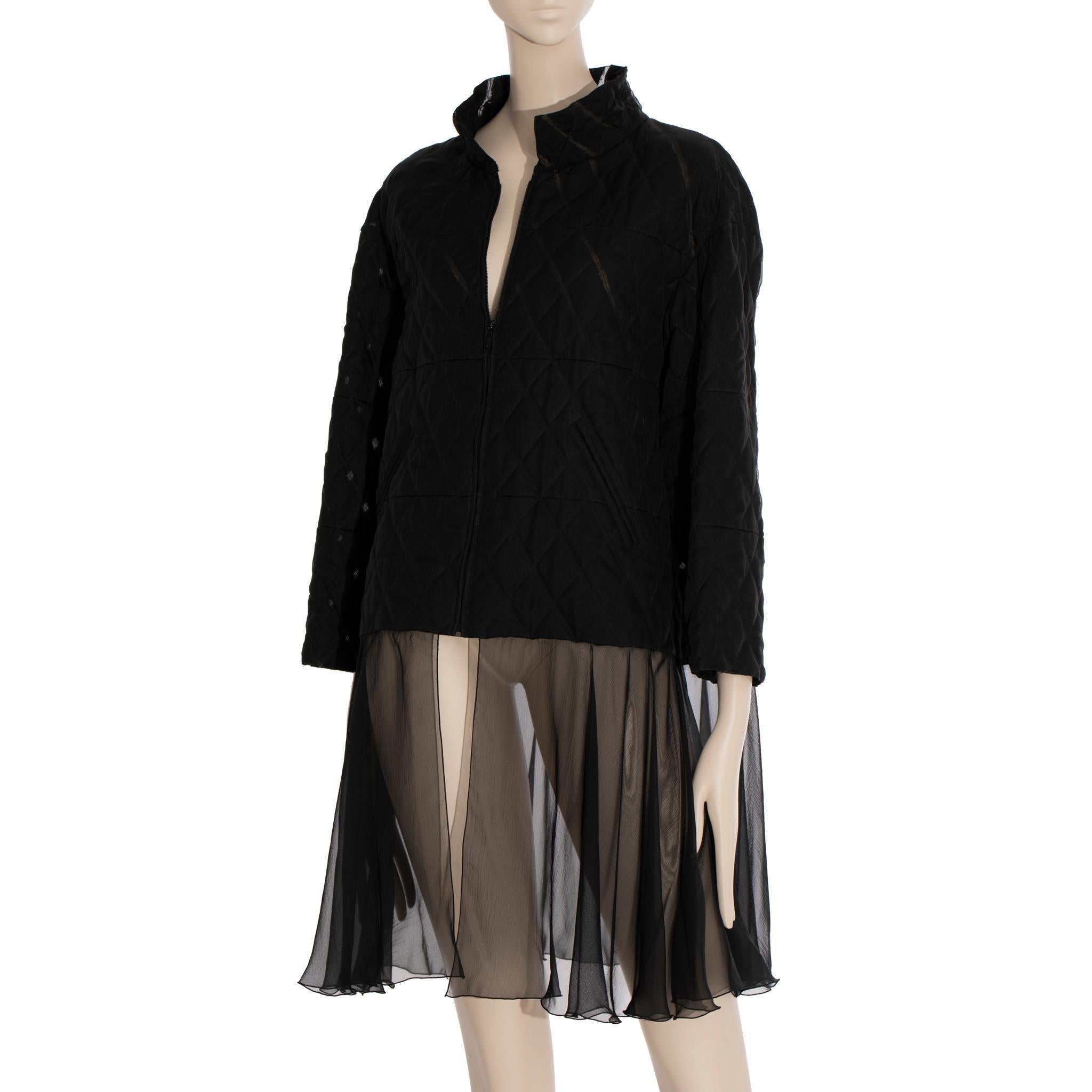 Nero Giacca nera trapuntata Chanel con tulle 42 FR in vendita