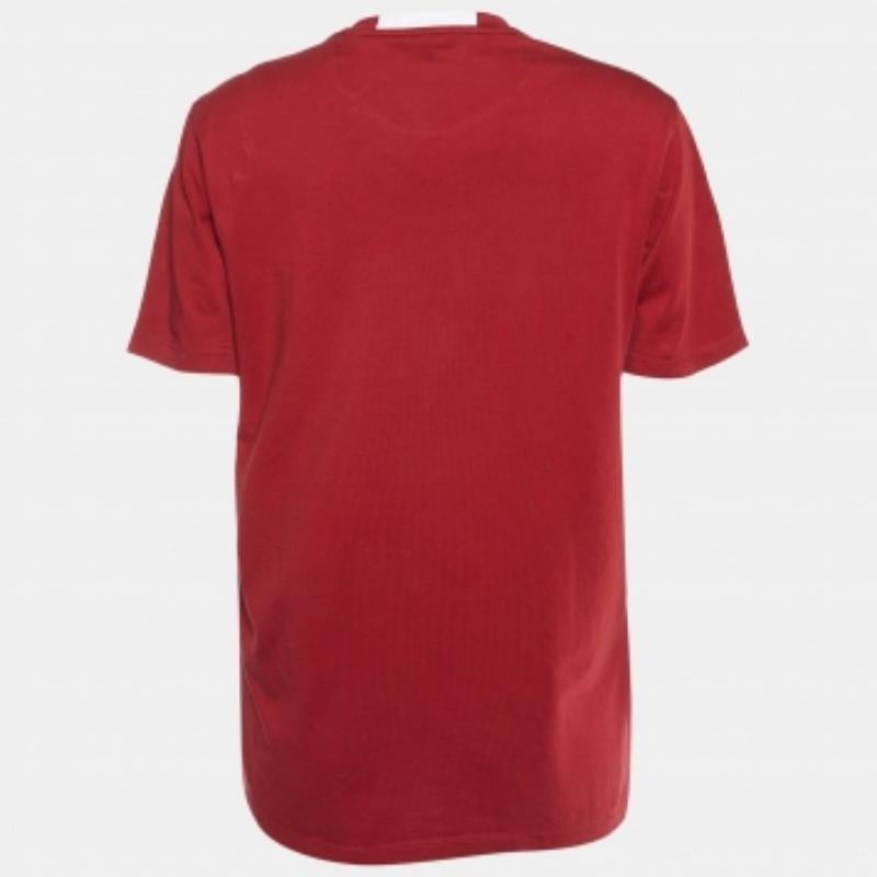 Emporio ARMANI Camiseta cuello redondo de algodón bordada roja M en Bueno estado para la venta en Dubai, Al Qouz 2