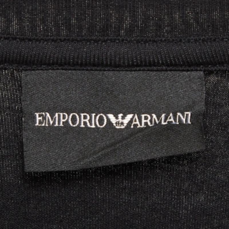 Emporio ARMANI Camiseta de algodón negra con logo XXL en Bueno estado para la venta en Dubai, Al Qouz 2