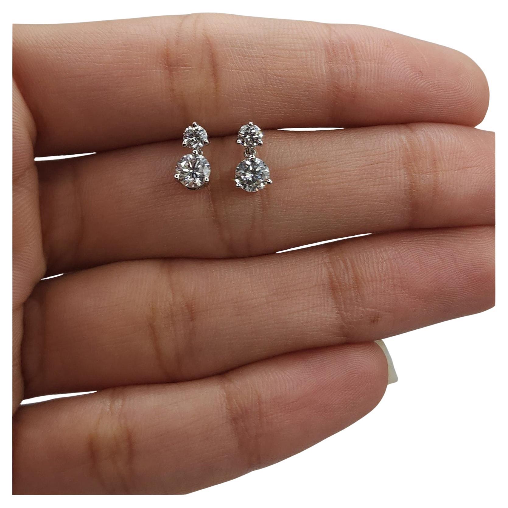 Pendientes de moissanita de 1 TC Plata de ley 925 Pendientes colgantes de moissanita de 2 piedras