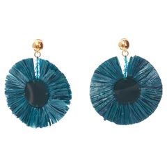 OSCAR DE LA RENTA dark green raffia acrylic plate round pin earrings