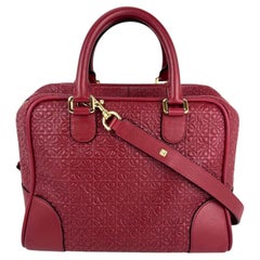 Bolso de hombro Loewe Amazona Anagram de cuero rojo, con dos formas de llevar