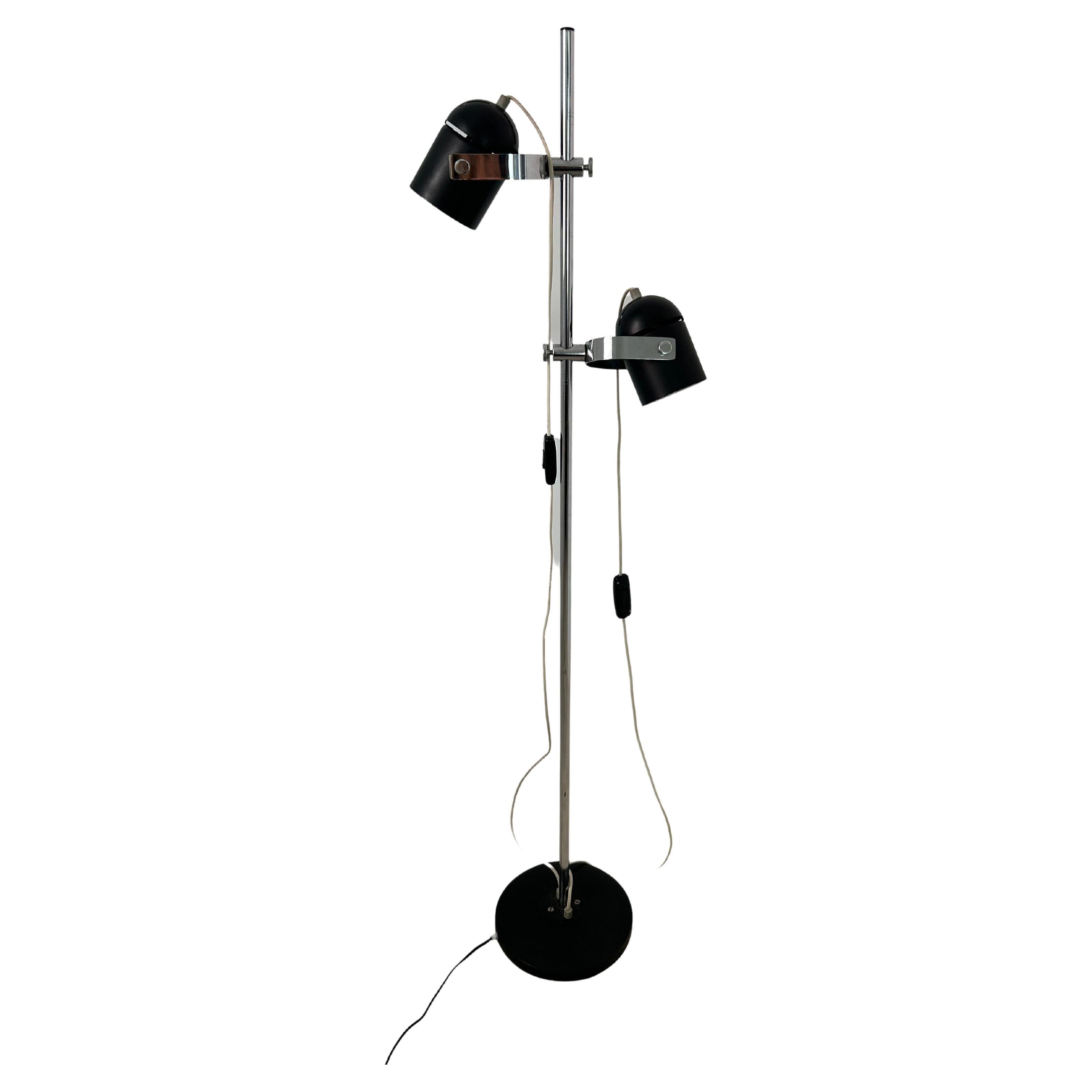 Lampada da terra nera e cromata della modernità di metà secolo progettata da Stanislav Indra 1970