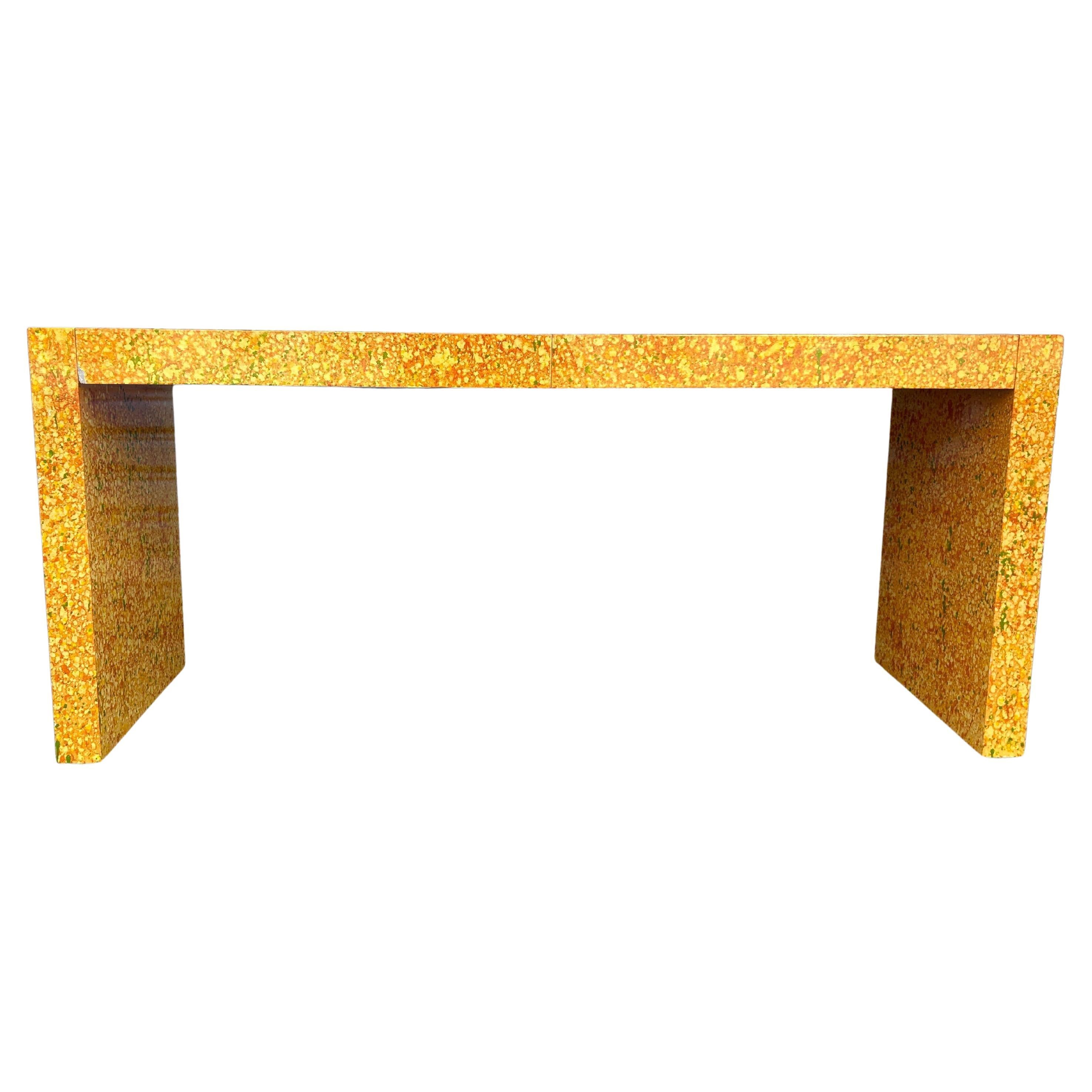 Postmoderner künstlerischer funky bemalter schmaler Schreibtisch oder Konsolentisch mit 2 Schubladen