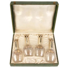 Juego de 4 copas de licor de cristal con montura de plata, Francia, de Henri Lapeyre, 1895-1923