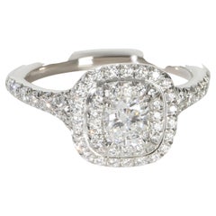 Anillo de compromiso Soleste de Tiffany & Co. con un diamante de talla cojín de 0,45 ct
