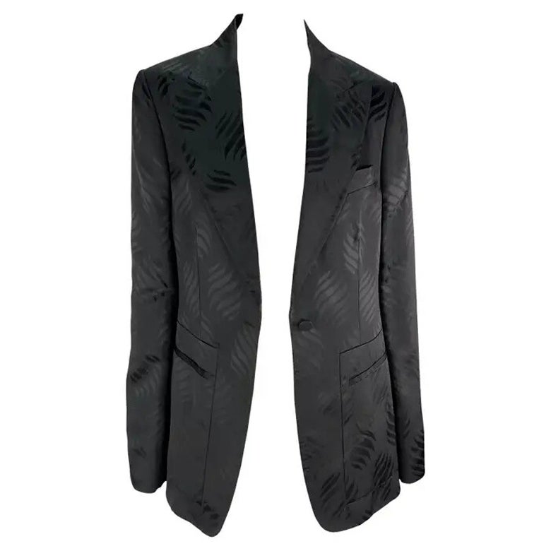 Pasarela F/W 2002 Gucci by Tom Ford Blazer jacquard de seda morada