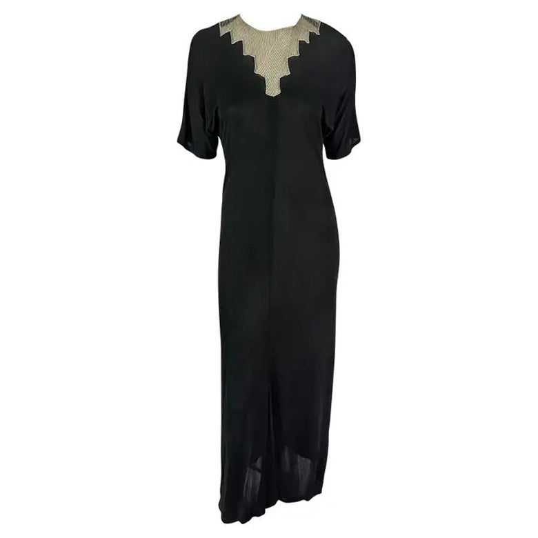 A/I 1979 Chloé by Karl Lagerfeld: abito nero con ricamo geometrico in passerella in vendita