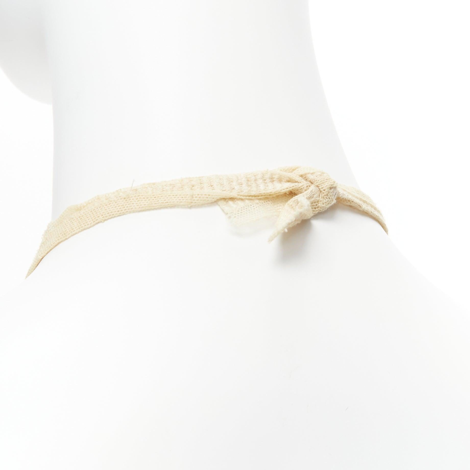 CHAMOREL collana lunga in maglia nera nuda con nastro in oro antico e moneta in cristallo in vendita 2