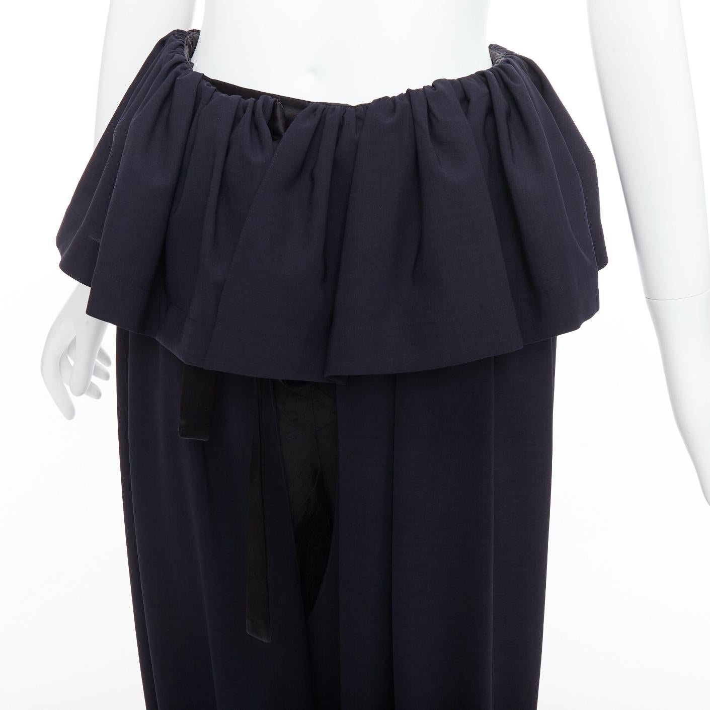LOEWE JW Anderson Runway Rushed navy pantalon ballon à volants et à revers FR36 S en vente 2