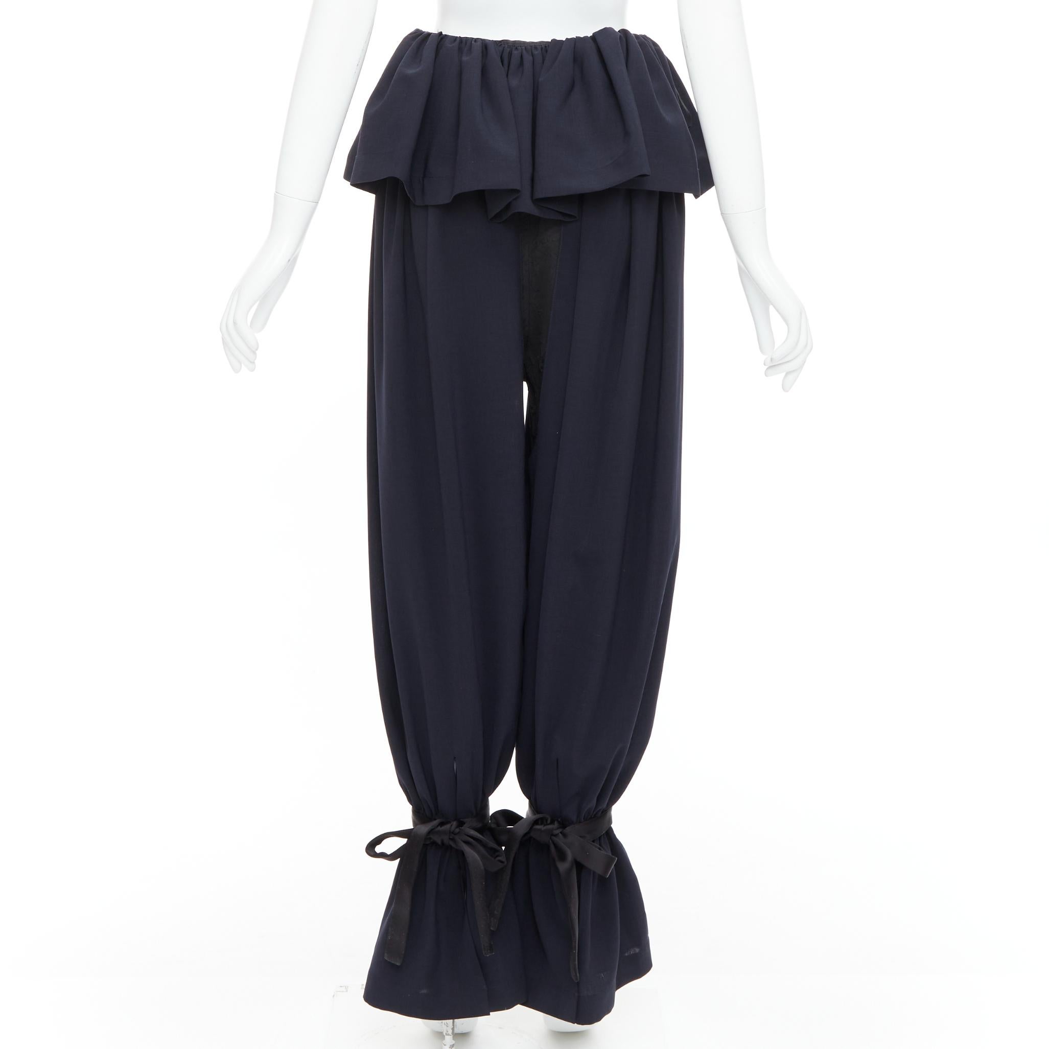 LOEWE JW Anderson Runway Rushed navy pantalon ballon à volants et à revers FR36 S Pour femmes en vente