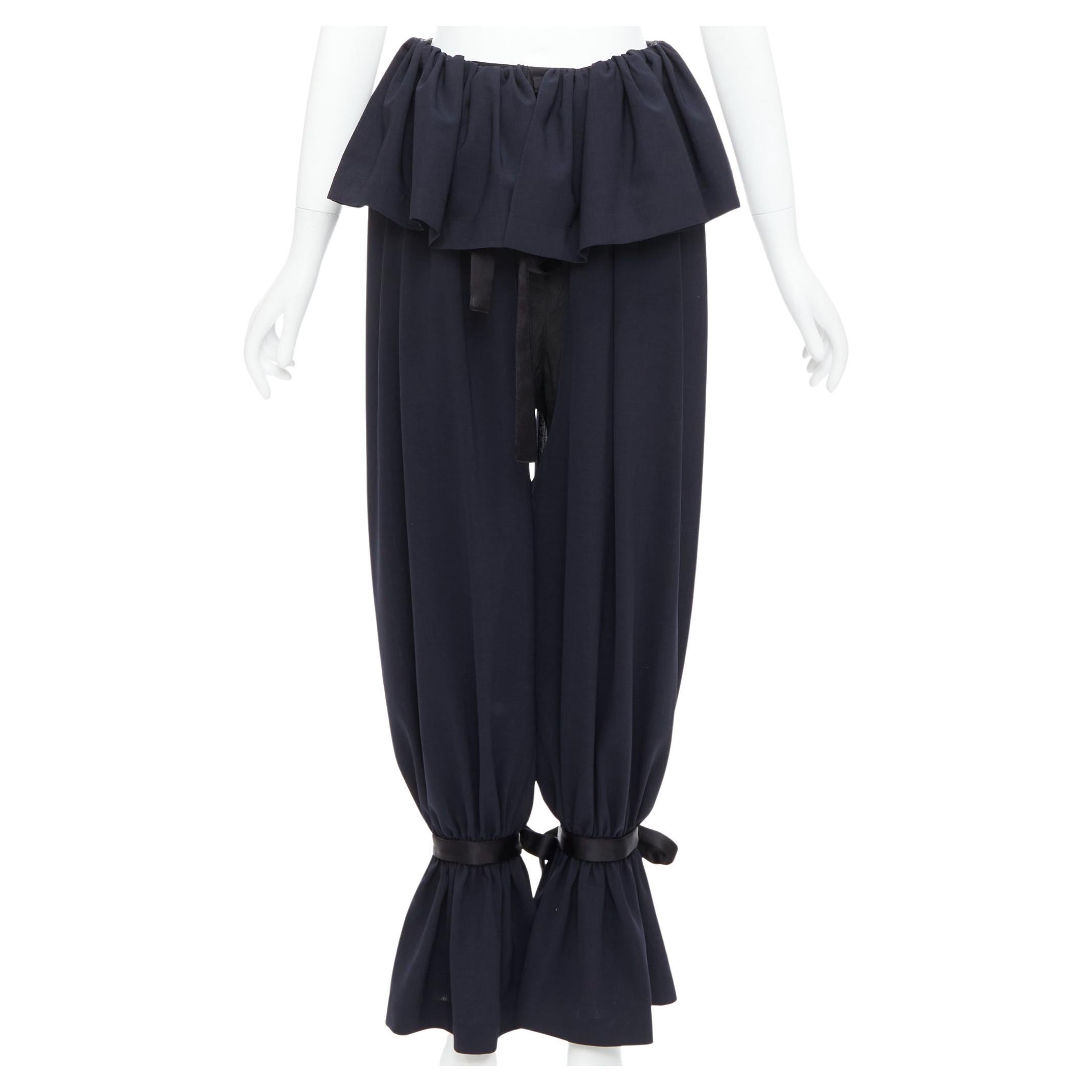 LOEWE JW Anderson Runway Rushed navy pantalon ballon à volants et à revers FR36 S en vente