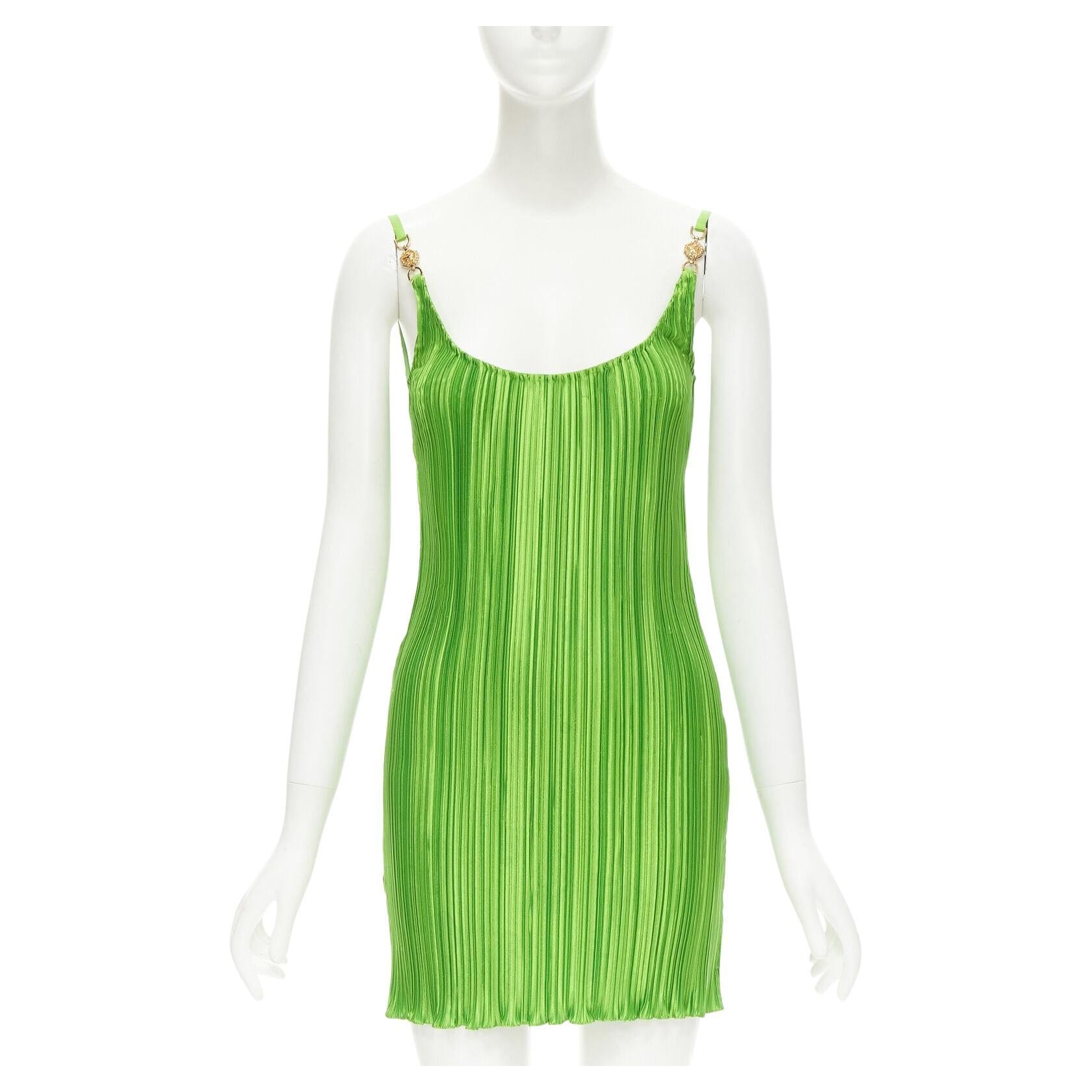 VERSACE 2021 Laufsteg Grünes Tresor De La Mer Seesterne plissiertes Slip-Kleid IT42 M im Angebot