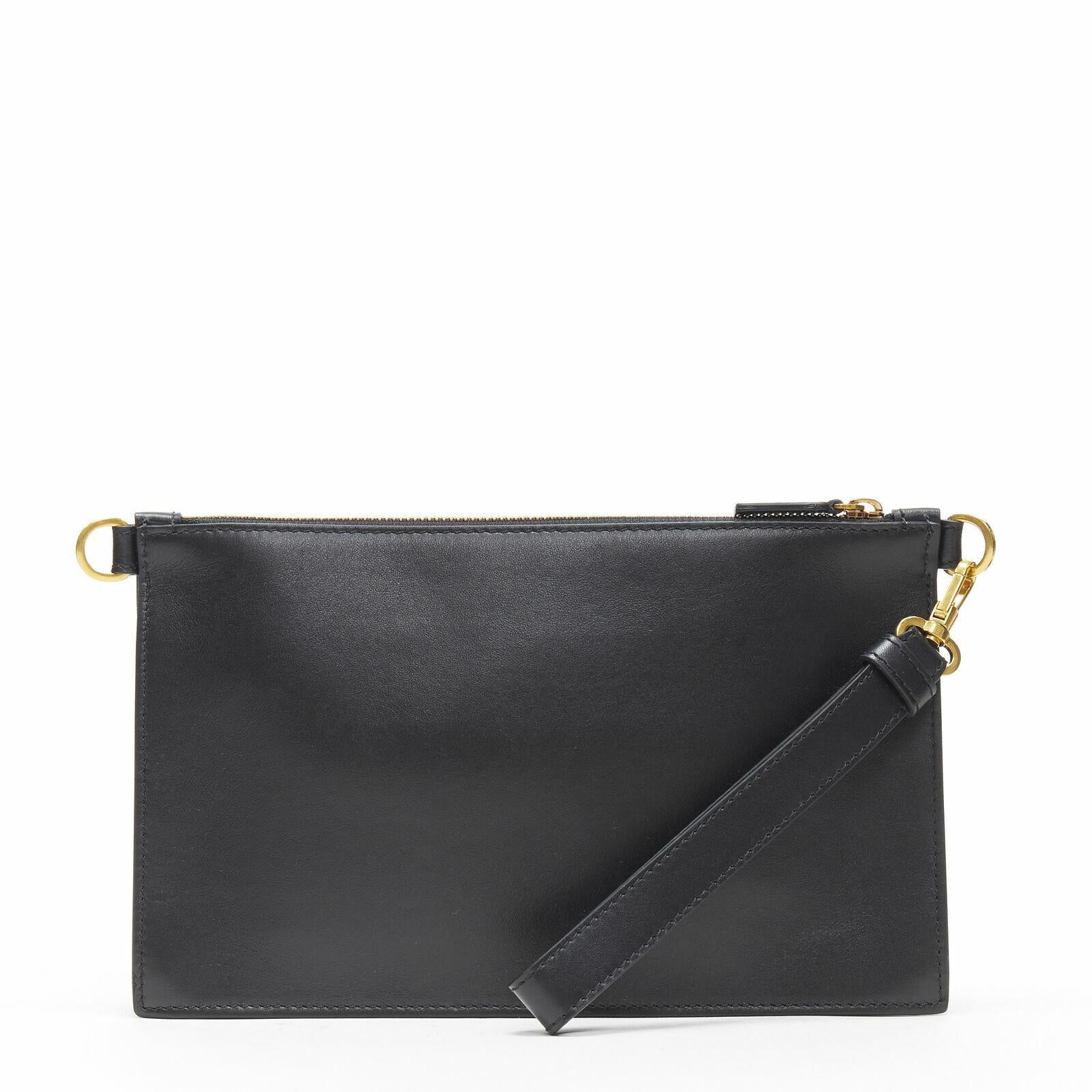 Donna Versace anni '90 logo grafico in vitello nero, pochette crossbody con zip in vendita