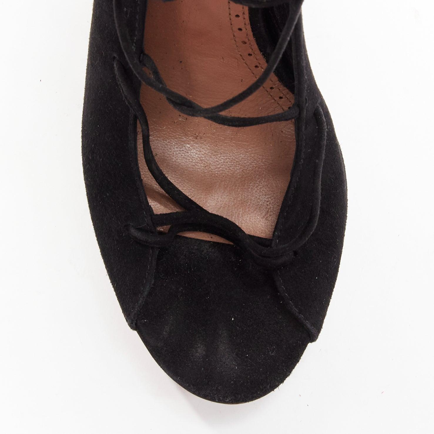 ALAIA in pelle scamosciata nera con lacci e zip sul retro, sandalo con tacco EU38.5 in vendita 1