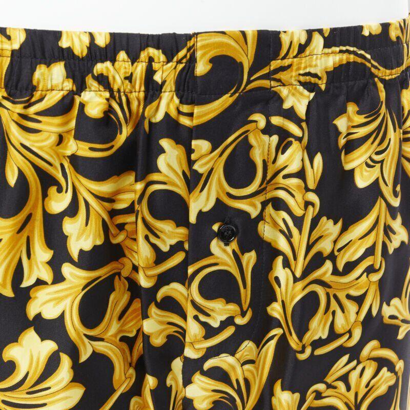 VERSACE Boxer imprimé Barocco 100 % soie noire et or IT5 M en vente 3