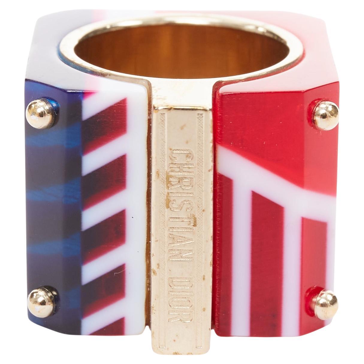 DIOR 2922 Sorbet Cube rouge bleu géométrique résine or logo statement ring en vente