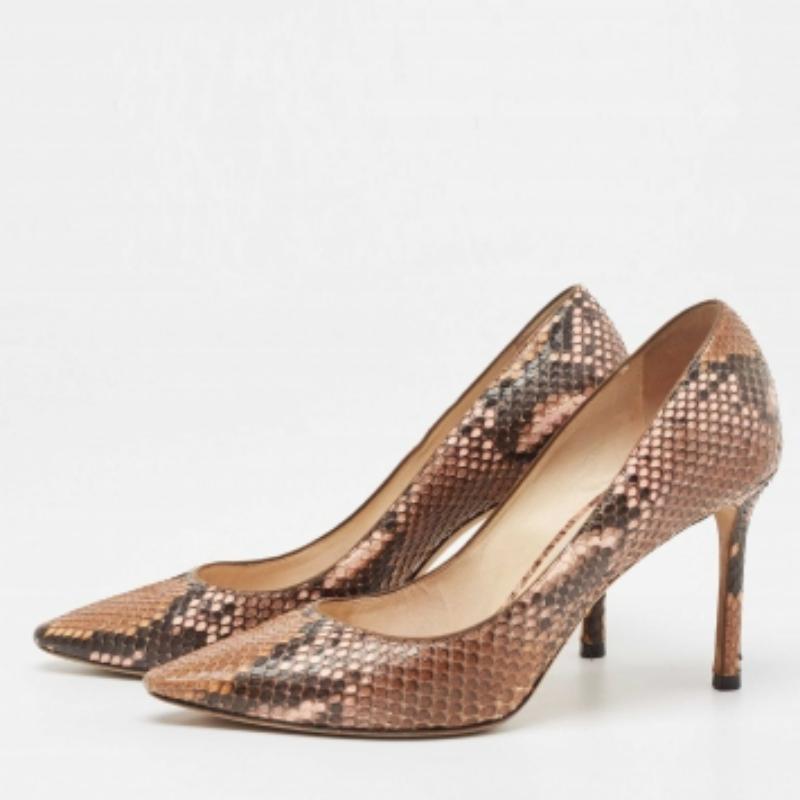 Complement your well-put-together outfit with these authentic Jimmy Choo shoes. Timeless and classy, they have an amazing construction for enduring quality and comfortable fit.