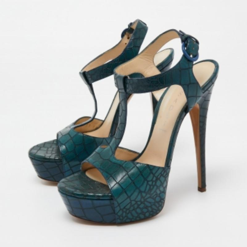 Casadei Sandales à plateforme en cuir gaufré vert Taille 38 en vente 1