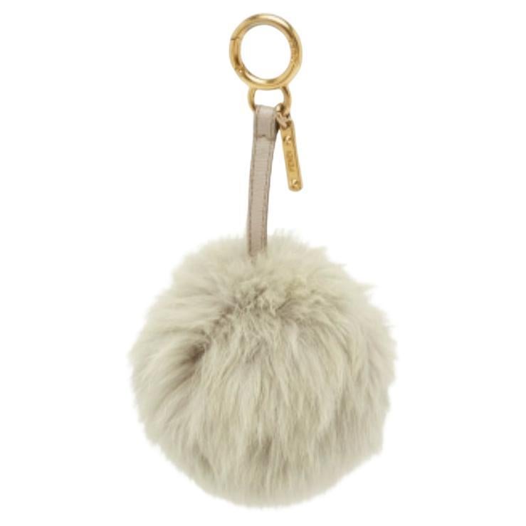 Fendi Grau Pelz und Leder Pom Pom Tasche Charme