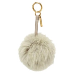 Fendi Grau Pelz und Leder Pom Pom Tasche Charme