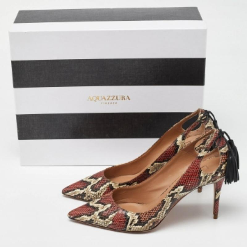 Grigio Aquazzura in pelle di pitone Forever Marilyn, con dettaglio nappe e punta a punta, taglia 37 in vendita