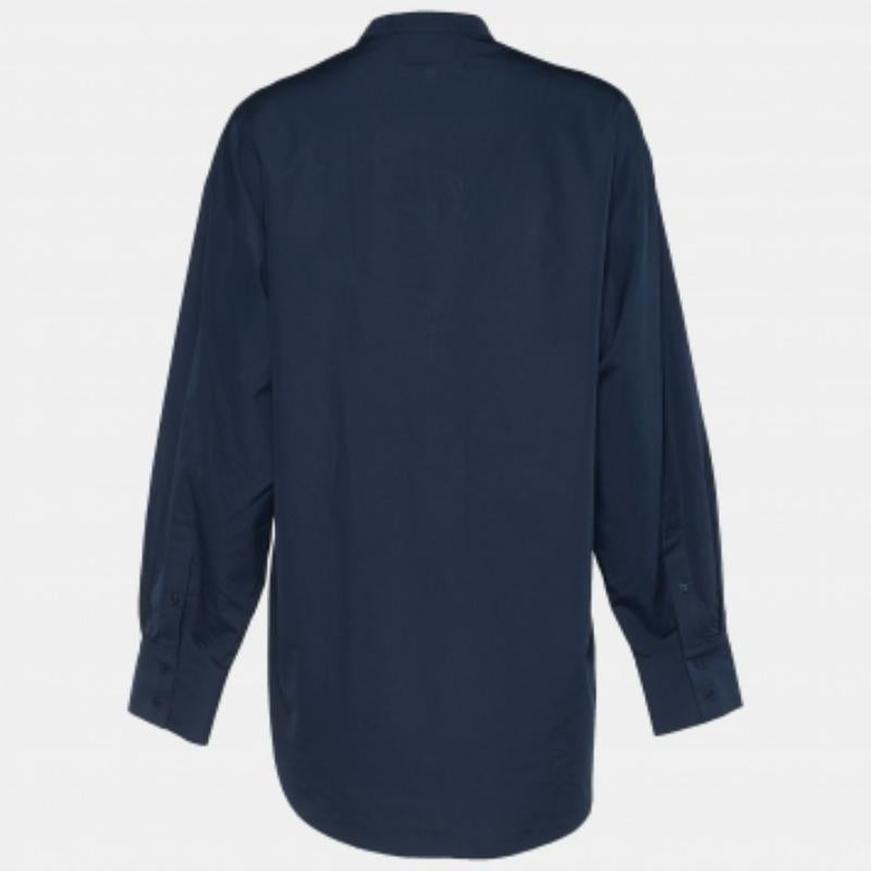 Crea uno stile sofisticato con questa camicia. Facile da abbinare e dall'aspetto classico, questa camicia può essere abbinata a un paio di pantaloni scuri.