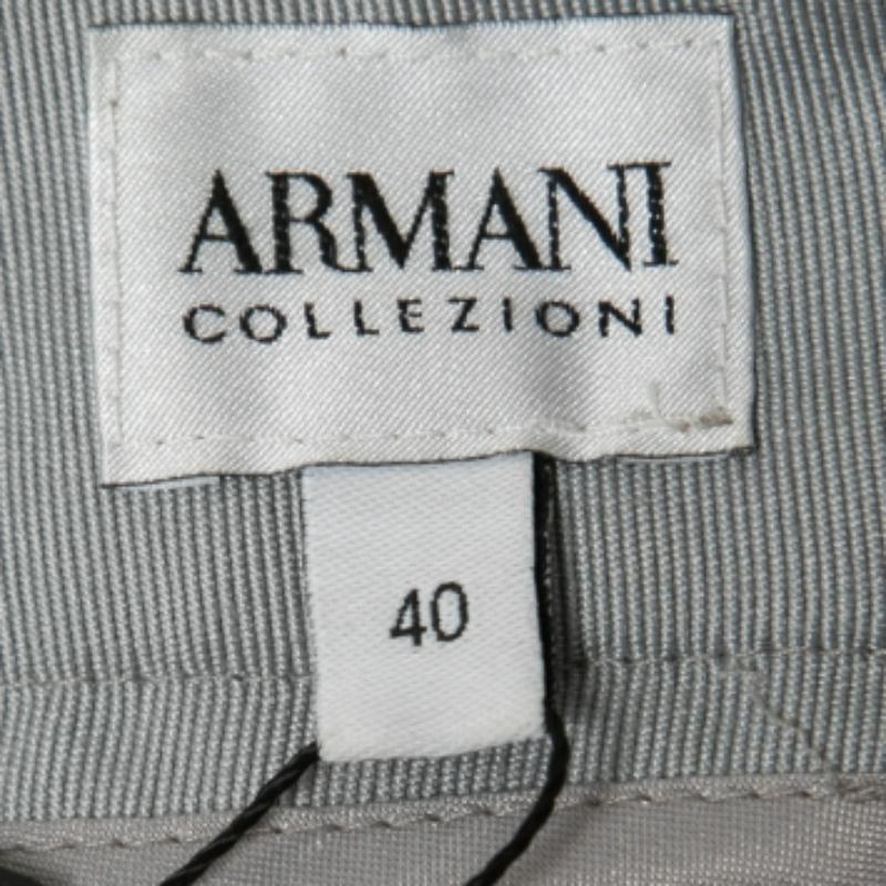 Gris Armani Collezioni Pantalon en laine stretch gris pâle S en vente