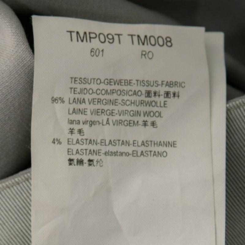 Armani Collezioni Pantalon en laine stretch gris pâle S Bon état - En vente à Dubai, Al Qouz 2