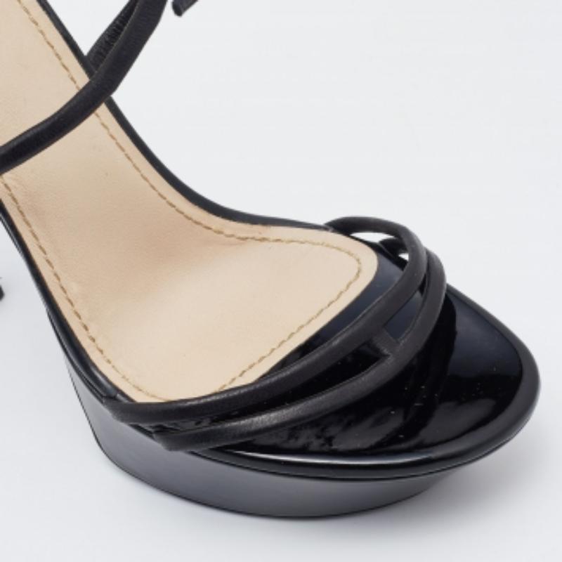 Yves Saint Laurent Sandales à plateforme en cuir et vernis noir Taille 39 en vente 1
