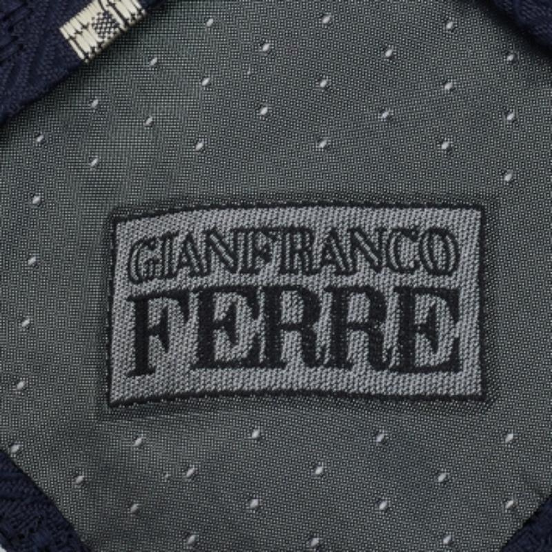 Gianfranco Ferrè Cravatta in seta jacquard blu navy In condizioni buone in vendita a Dubai, Al Qouz 2