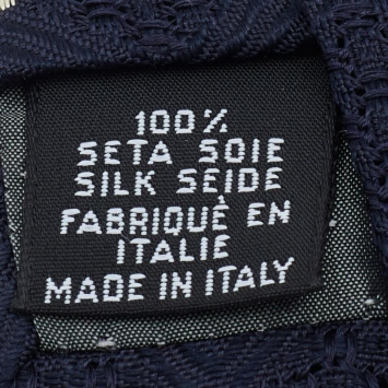 Nero Gianfranco Ferrè Cravatta in seta jacquard blu navy in vendita