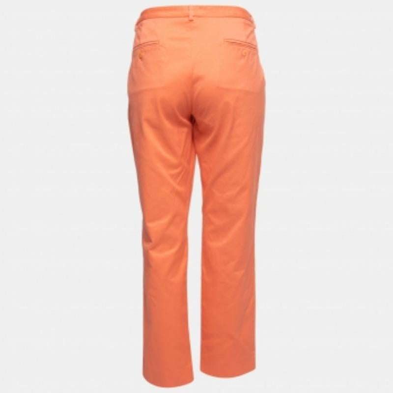 Valorizza il tuo abbigliamento formale con questo paio di pantaloni. Progettati con una silhouette e una vestibilità superba, questo paio di pantaloni ti renderà sicuramente elegante.