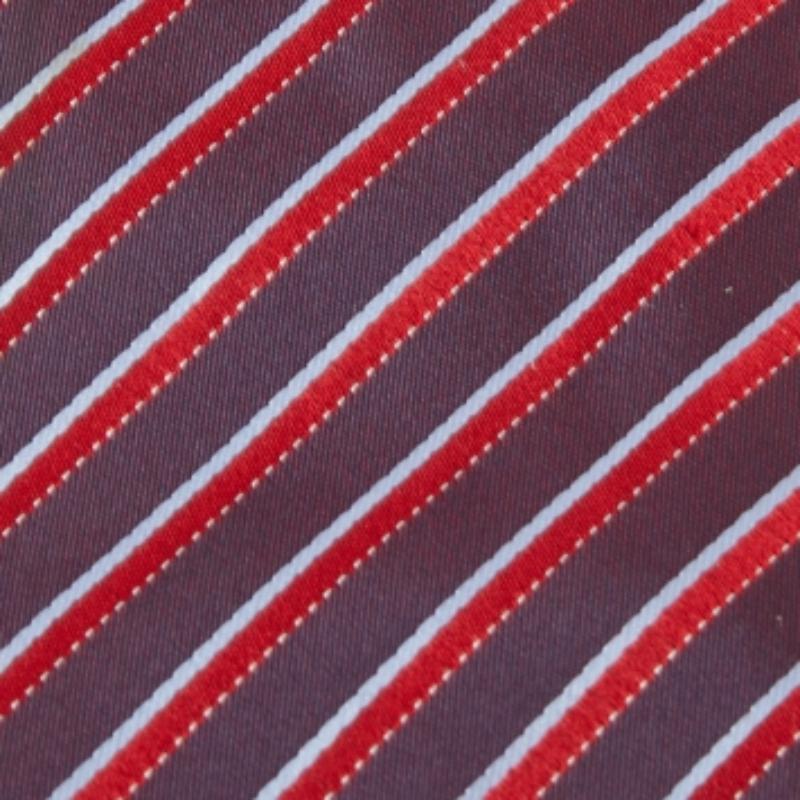 Cravatta in seta a righe diagonali Boss By Hugo Boss Borgogna In condizioni buone in vendita a Dubai, Al Qouz 2