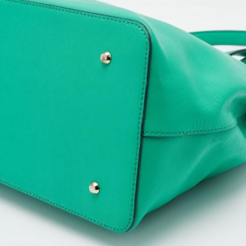 DKNY Tote con doppia zip in pelle saffiano verde in vendita 3