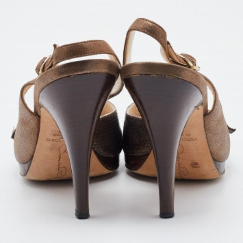 De las mujeres Oscar De La Renta Brown Python Embossed Leather Slingback Peep Toe Pumps Size 38 en venta