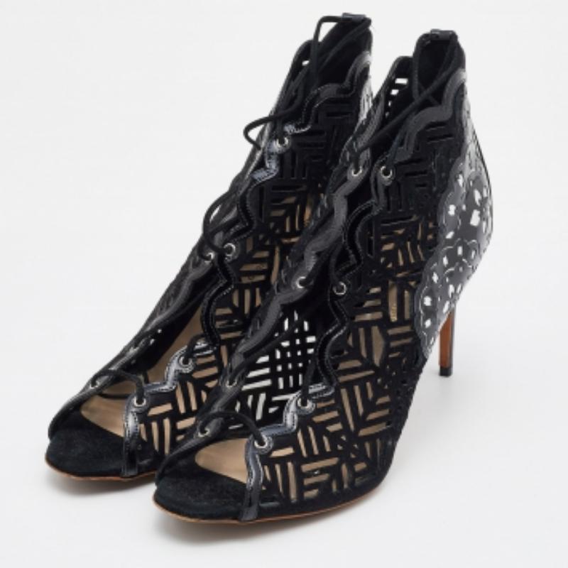 Nicholas Kirkwood Botines con cordones de ante láser plateado y charol Talla 40.5 en venta 1