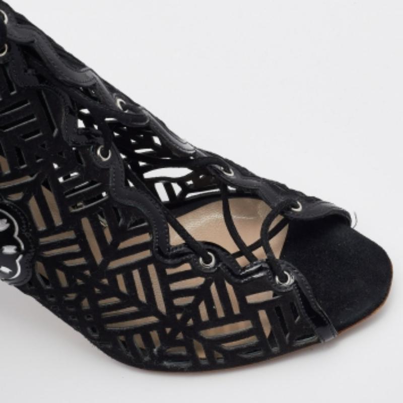 Nicholas Kirkwood Botines con cordones de ante láser plateado y charol Talla 40.5 en venta 3
